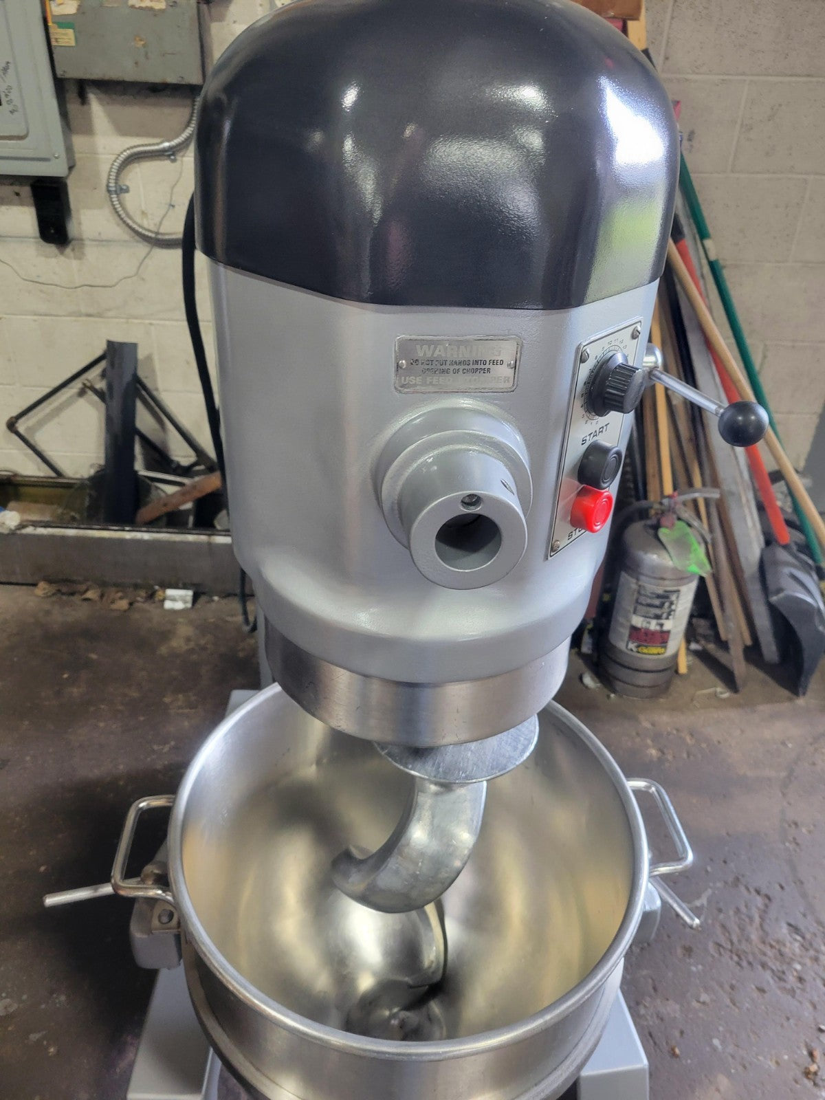 HOBART MODEL H-600 1.5 HP PIZZA DOUGH MIXER 200V 3PH STAINLESS STEEL BOWL & HOOK