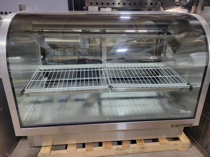 TRUE TCGG-60-S 60" CURVED GLASS REFRIGERATED DELI MERCHANDISER DELI CASE