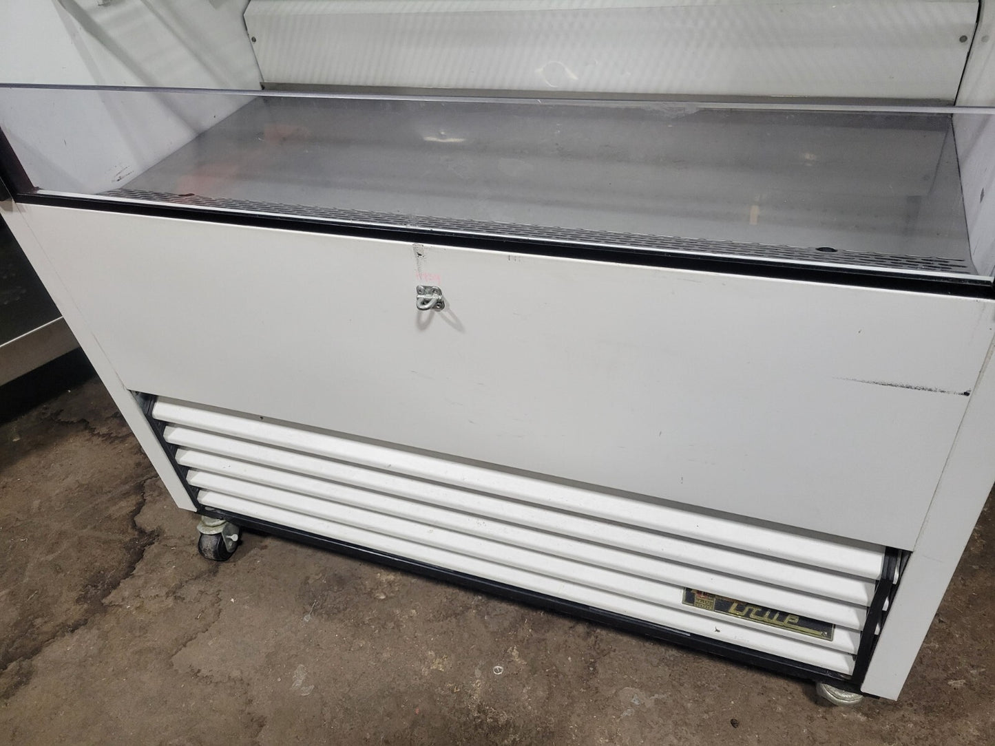 TRUE TAC-48 48" VERTICAL AIR CURTAIN REFRIGERATED OPEN MERCHANDISER NIGHT SHADE