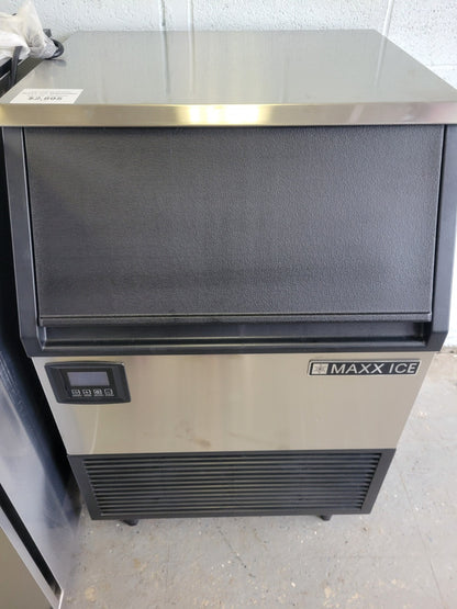 MAXX ICE MIM200NH 24" HALF CUBE UNDERCOUNTER ICE MACHINE - 199LBS/DAY AIR COOLED