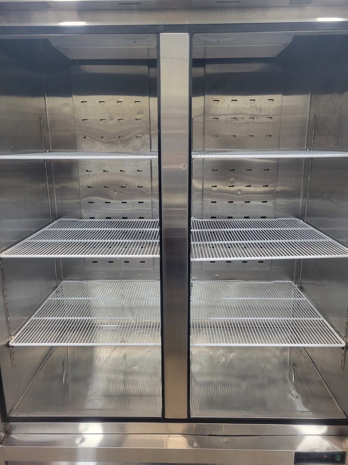 ATOSA MBF8503GR 54" TWO-SECTION REACH-IN FREEZER W/ 2 SOLID DOORS BOTTOM MOUNT