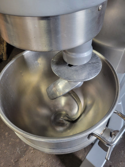 HOBART MODEL H-600 1.5 HP PIZZA DOUGH MIXER 200V 3PH STAINLESS STEEL BOWL & HOOK
