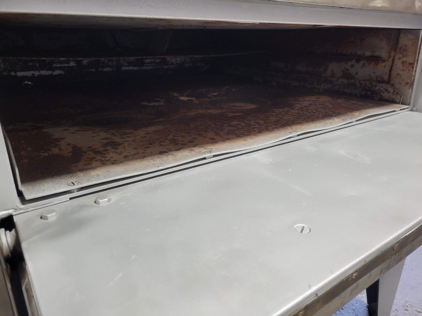 BAKERS PRIDE MODEL 251 / 252 DEPTH 8" DOUBLE DECK HEIGHT GAS OVENS NATURAL GAS