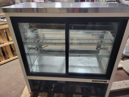 TRUE TSID-48-4 DELI DISPLAY REFRIGERATOR  FRONT & REAR DOORS