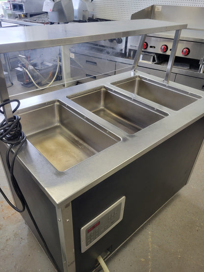 VOLLRATH 37030 – 3 WELL HOT FOOD STEAM TABLE W/ SNEEZEGUARD 120V 46" L x 28" W