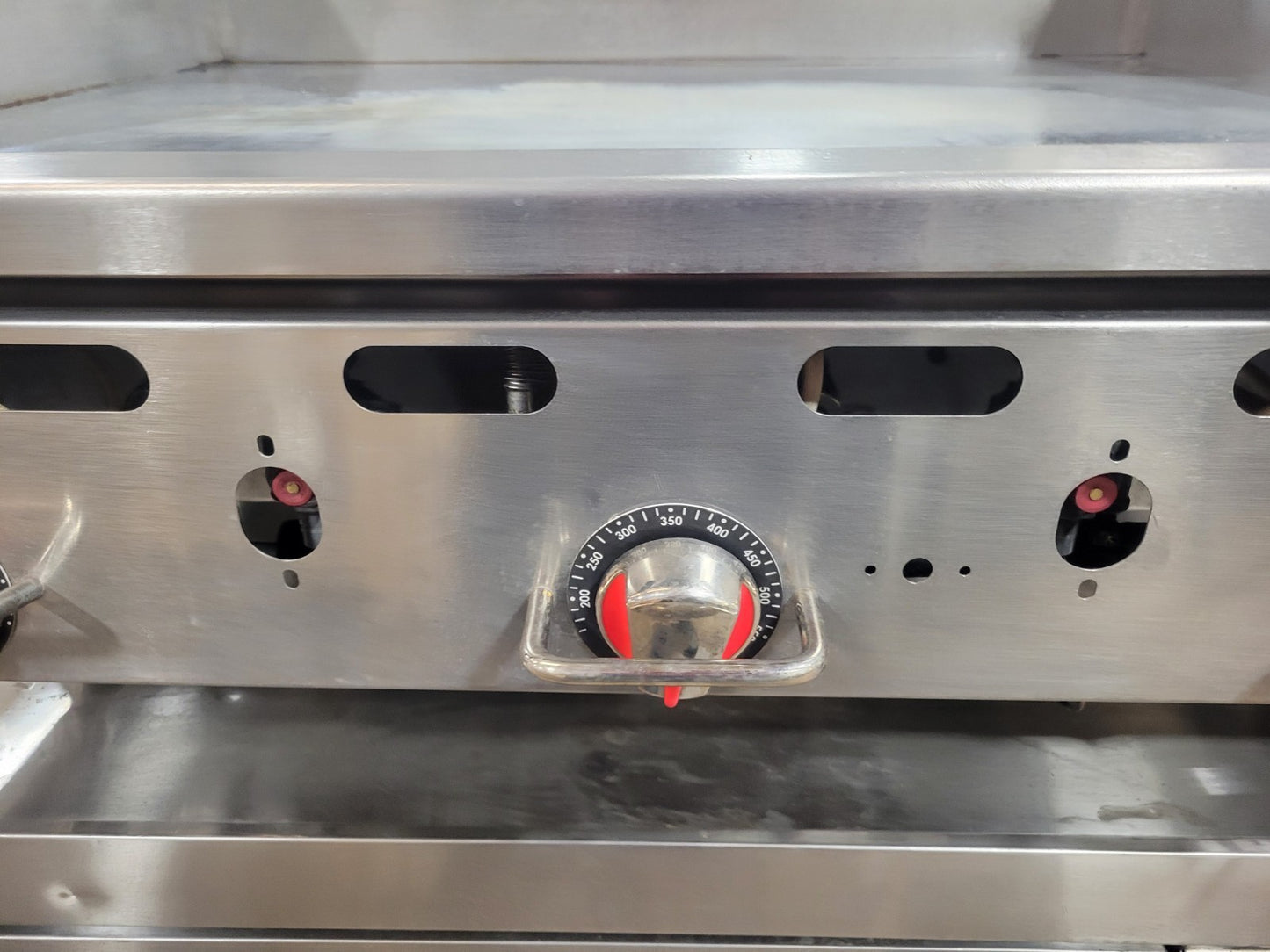 VULCAN MSA36-CN 36" CHROME TOP GRIDDLE W/ RAISED TAPERED BACK SPLASH NAT GAS