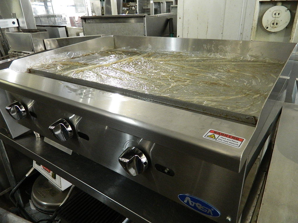 ATOSA ATMG-36 HEAVY DUTY STAINLESS STEEL 36-INCH MANUAL GRIDDLE - NATURAL GAS