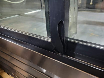 TRUE TCGG-60-S 60" CURVED GLASS REFRIGERATED DELI MERCHANDISER DELI CASE