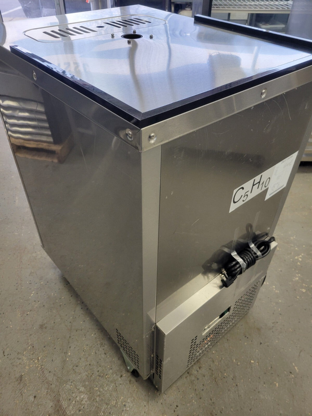 ATOSA MKC23GR 23" DUAL FAUCET DRAFT BEER COOLER 1 - 1/2 KEG