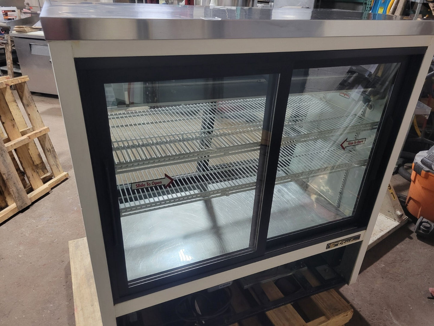 TRUE TSID-48-4 DELI DISPLAY REFRIGERATOR  FRONT & REAR DOORS