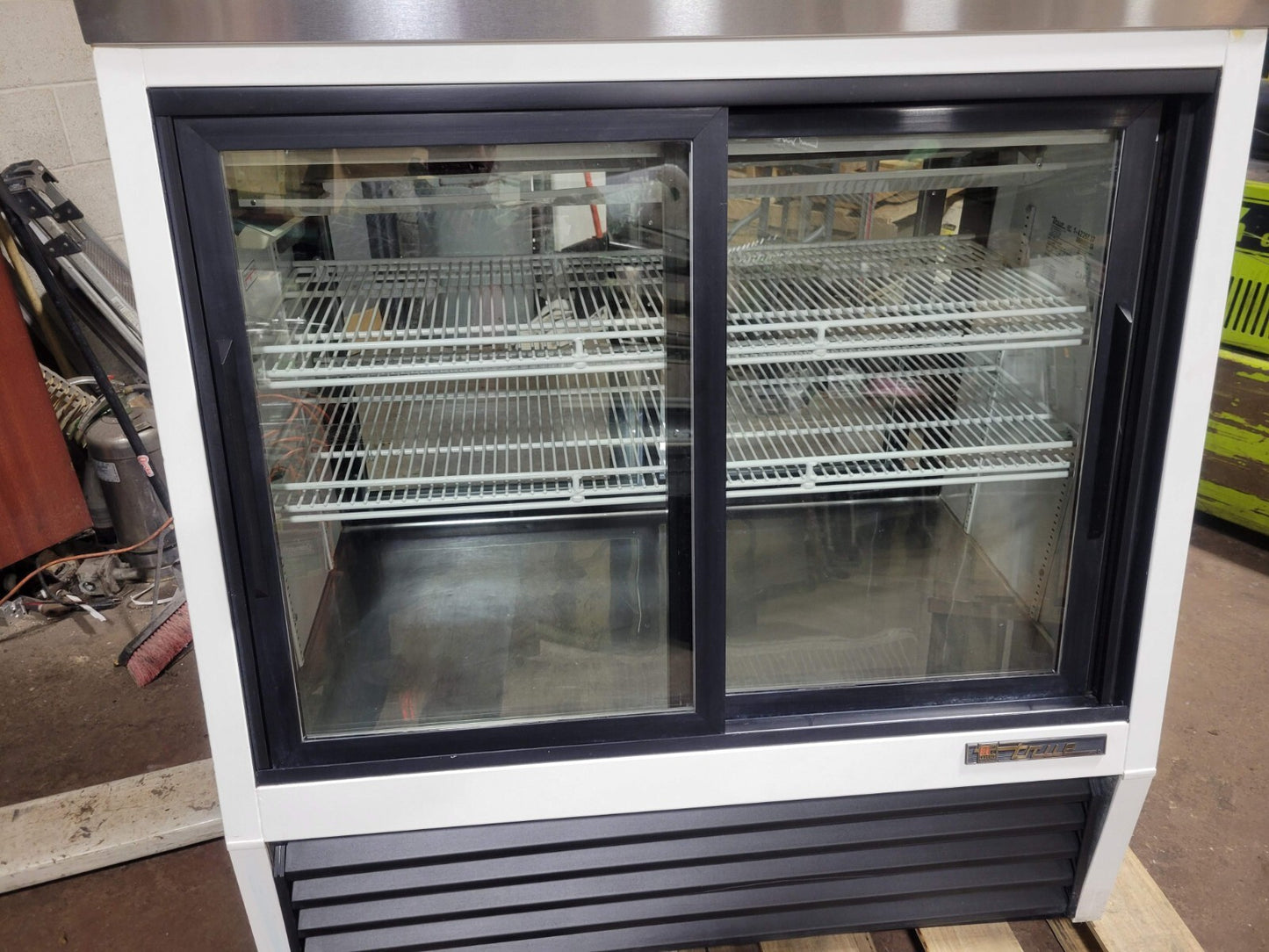 TRUE TSID-48-4 DELI DISPLAY REFRIGERATOR  FRONT & REAR DOORS