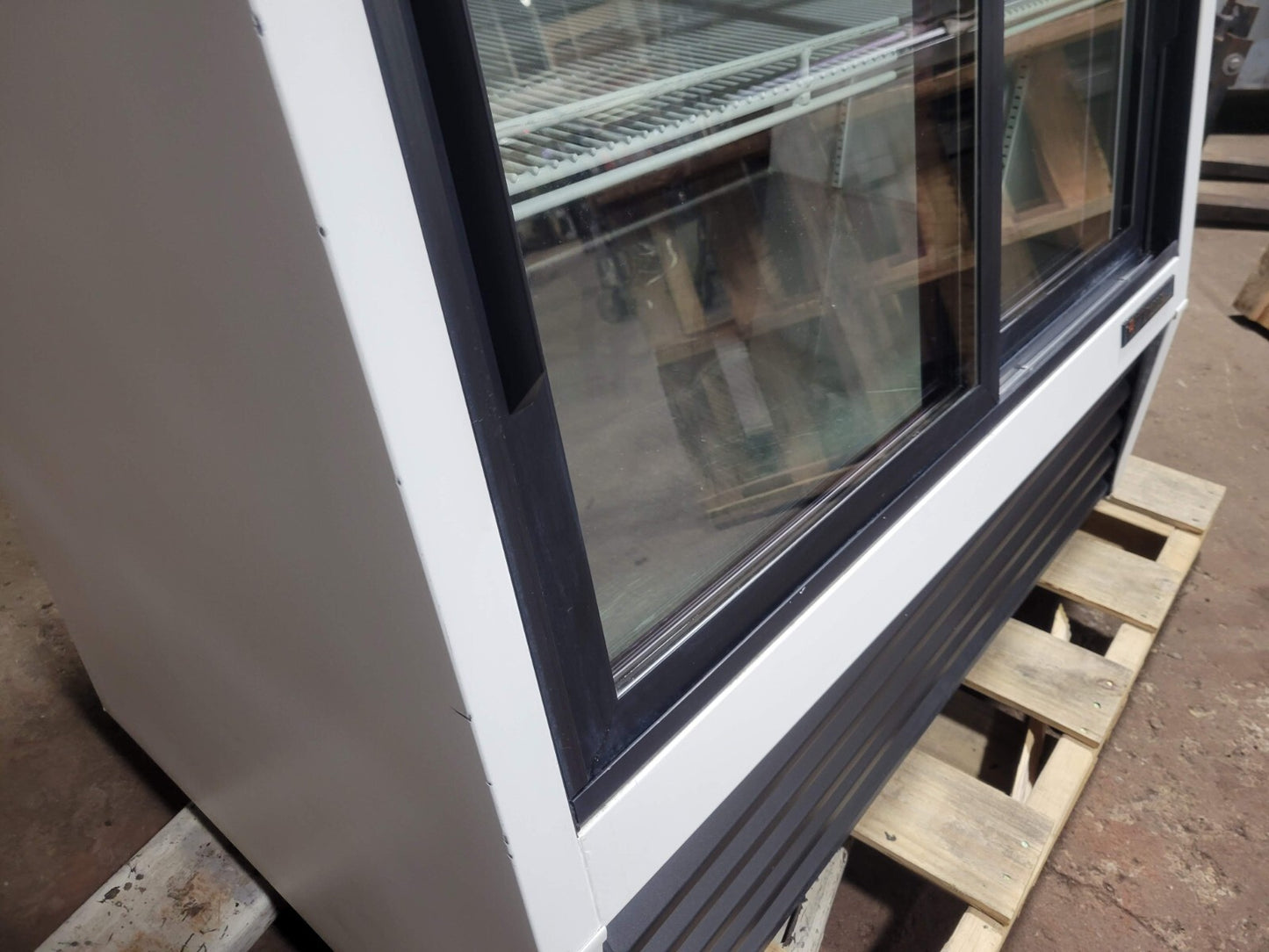TRUE TSID-48-4 DELI DISPLAY REFRIGERATOR  FRONT & REAR DOORS
