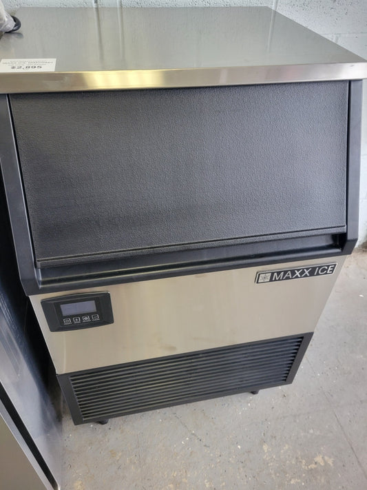MAXX ICE MIM200NH 24" HALF CUBE UNDERCOUNTER ICE MACHINE - 199LBS/DAY AIR COOLED