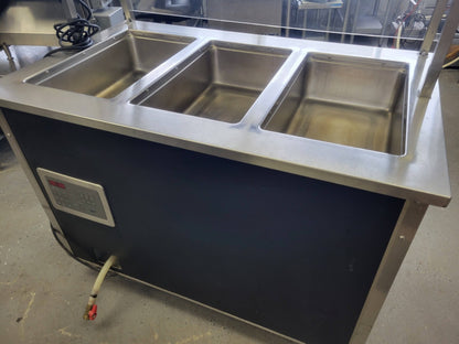 VOLLRATH 37030 – 3 WELL HOT FOOD STEAM TABLE W/ SNEEZEGUARD 120V 46" L x 28" W