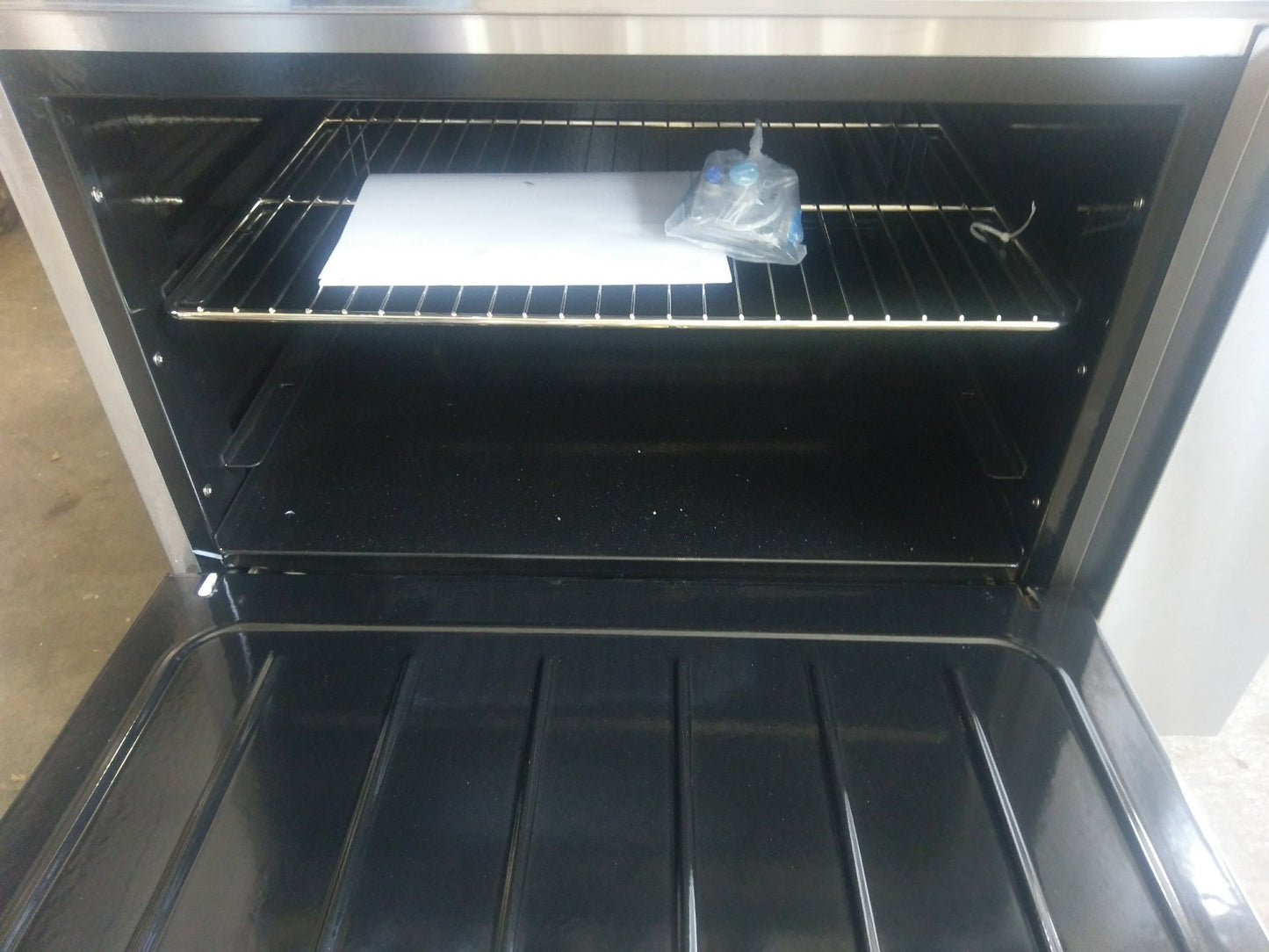 ATOSA AGR-6B 6 BURNER RANGE W/ OVEN BASE NATURAL GAS BRAND NEW 1 YEAR WARRANTY