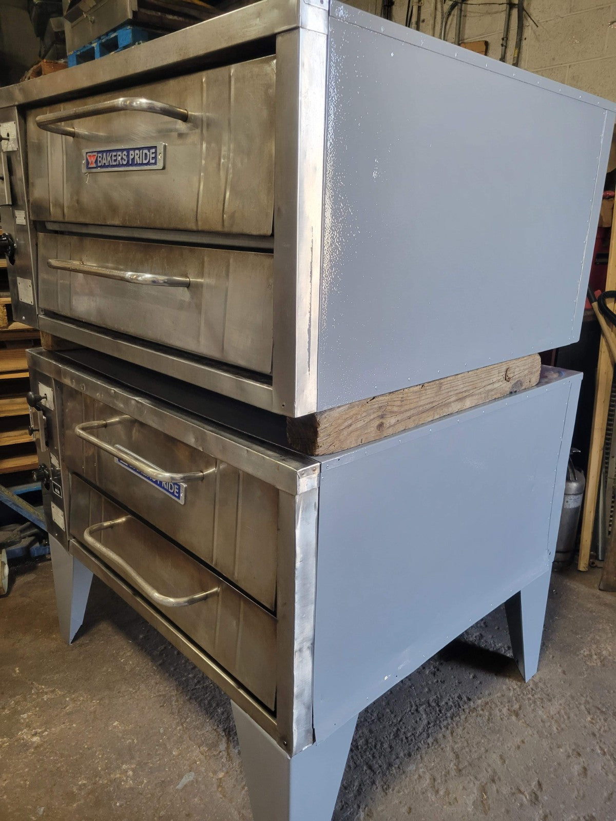 BAKERS PRIDE MODEL 251 / 252 DEPTH 8" DOUBLE DECK HEIGHT GAS OVENS NATURAL GAS