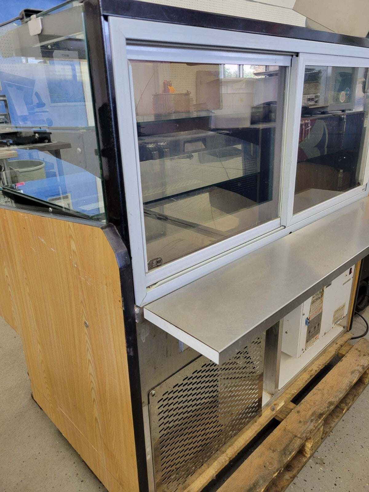 ARCTICA 48" CURVED GLASS 1/2 DRY 1/2 REFRIGERATED BAKERY DISPLAY CASE FRONT LIFT