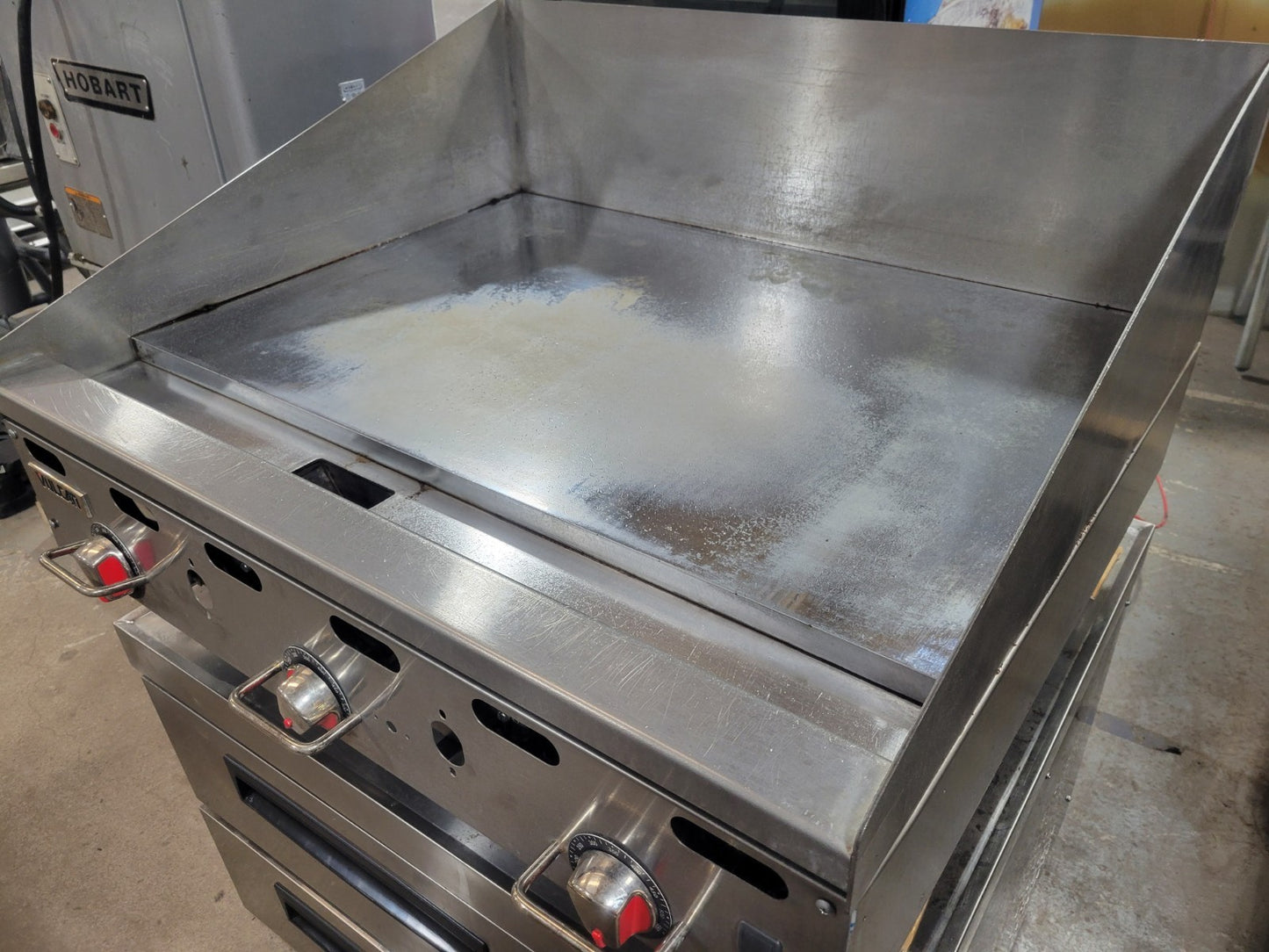 VULCAN MSA36-CN 36" CHROME TOP GRIDDLE W/ RAISED TAPERED BACK SPLASH NAT GAS